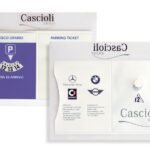 Disco orario adesivo con tasca porta ticket e rotella